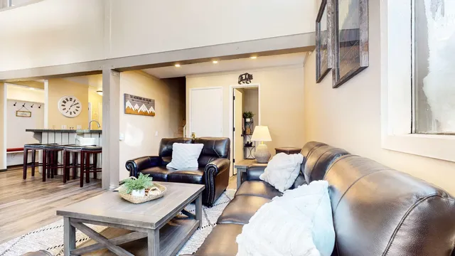 $712,000 | 248 Mammoth Slopes Drive, Unit 9, Mammoth Lakes, CA 93546