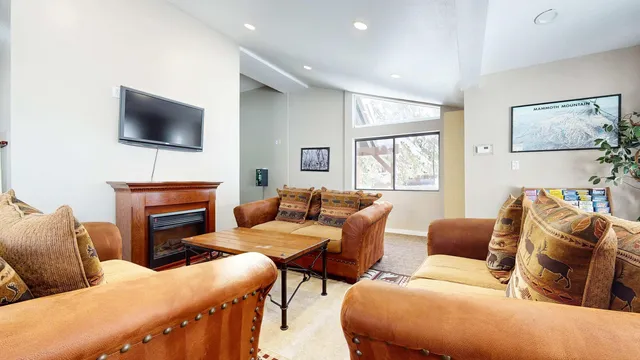 $712,000 | 248 Mammoth Slopes Drive, Unit 9, Mammoth Lakes, CA 93546