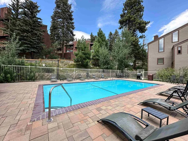 $712,000 | 248 Mammoth Slopes Drive, Unit 9, Mammoth Lakes, CA 93546
