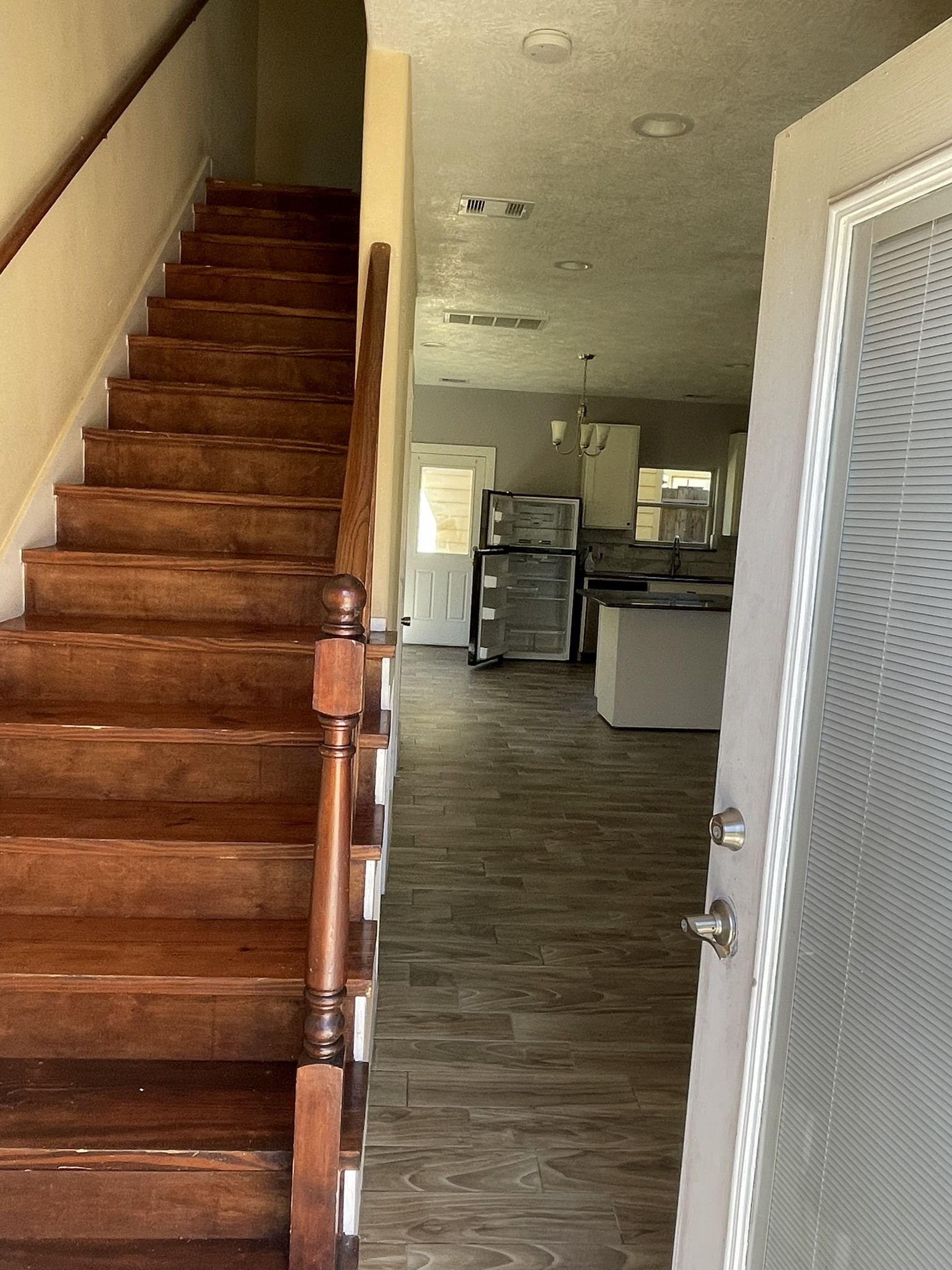 5829 Hartwick Road Houston, TX 77016 - Photo 20 of 47 a view of entryway and hall