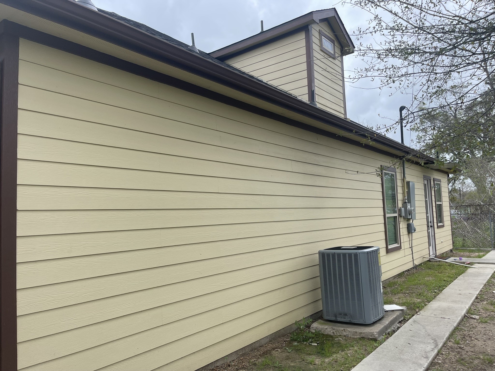 5829 Hartwick Road Houston, TX 77016 - Photo 5 of 47 a view of door