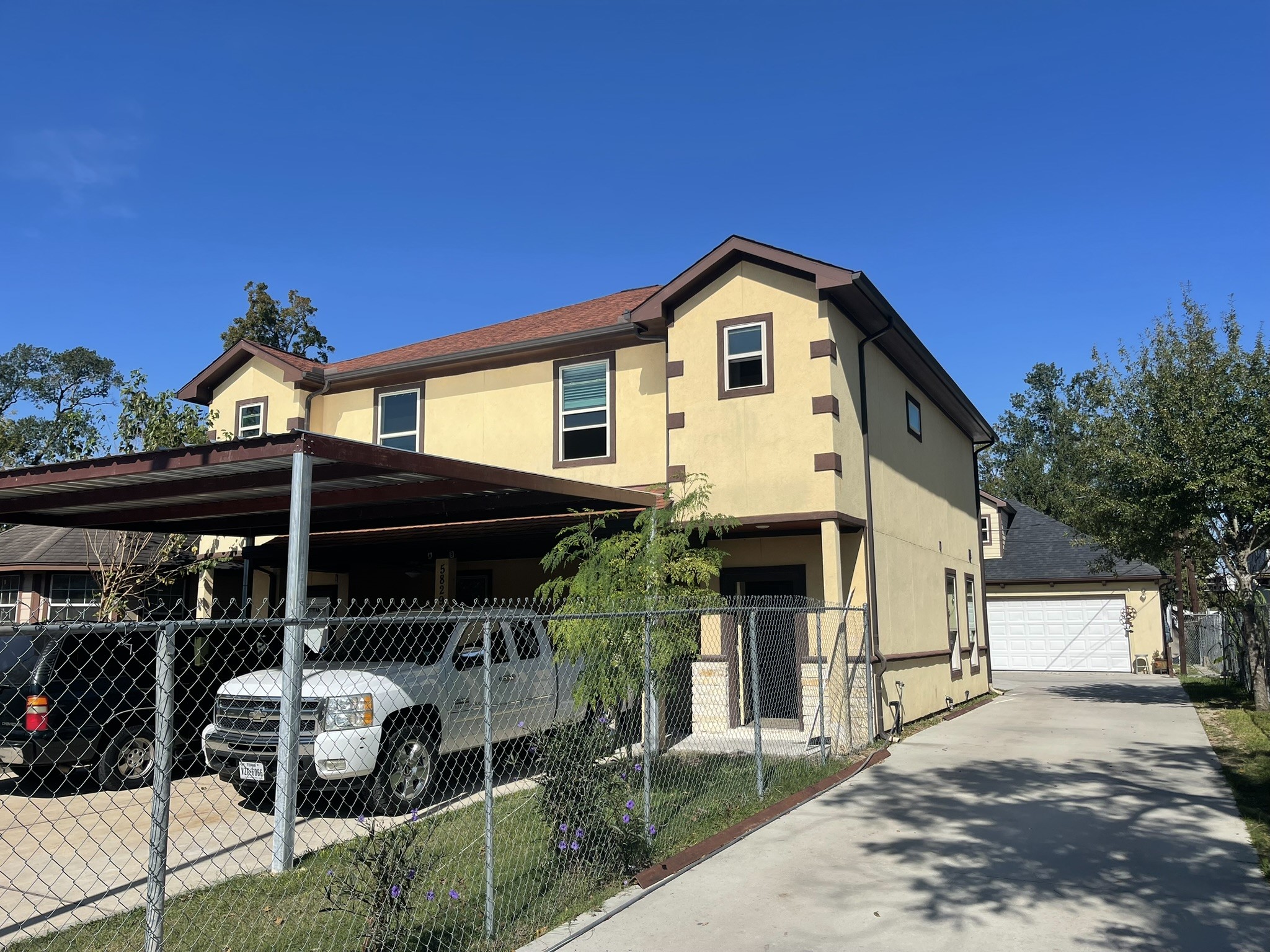 5829 Hartwick Road Houston, TX 77016 - Photo 6 of 47 a front view of a house with balcony