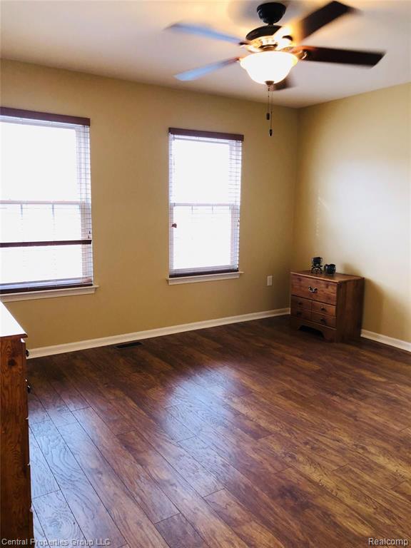 701 Cherry Orchard Road Canton, MI 48188 - Photo 18 of 28