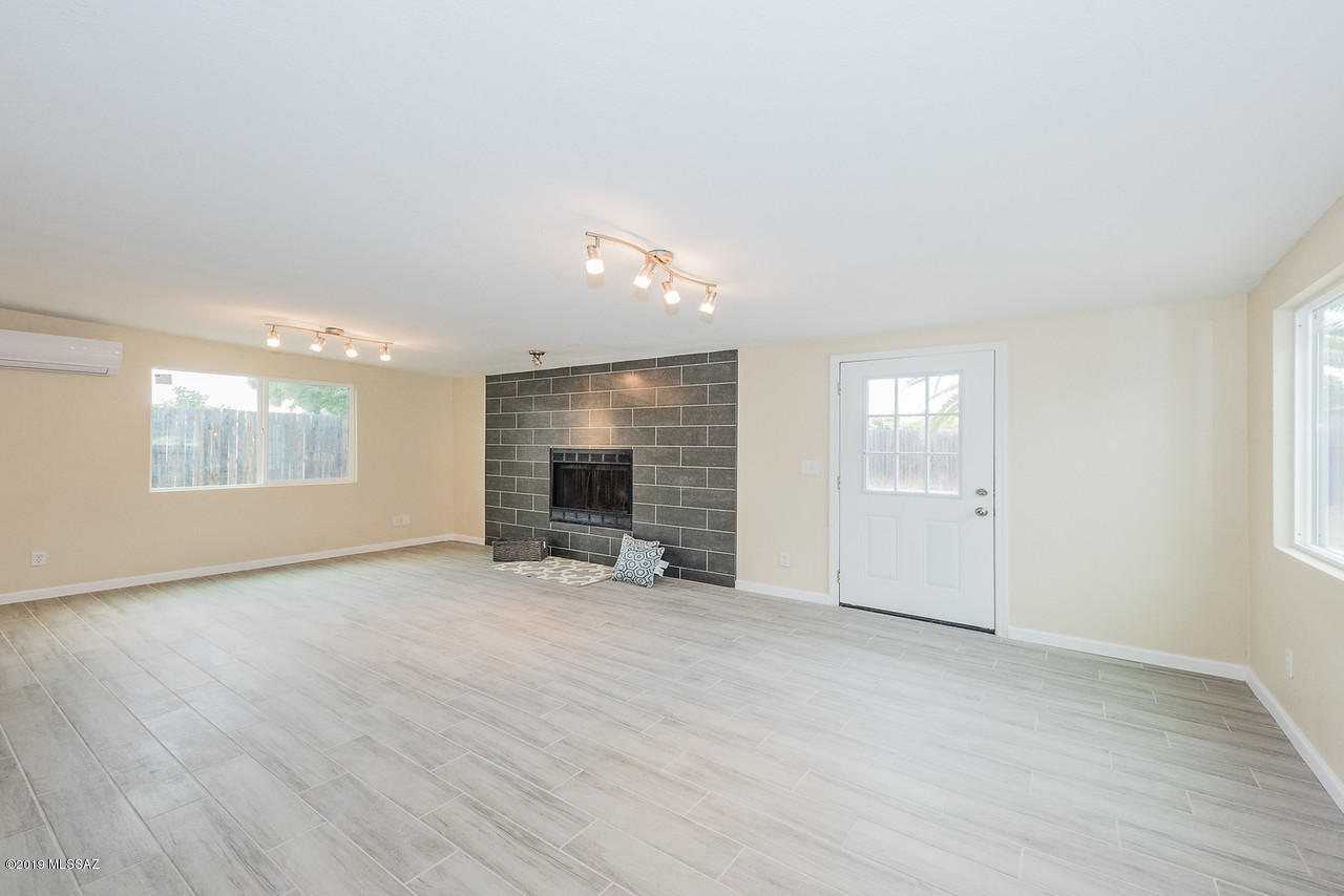 7642 East Stella Road Tucson, AZ 85730 - Photo 11 of 32 Gallery Image 11
