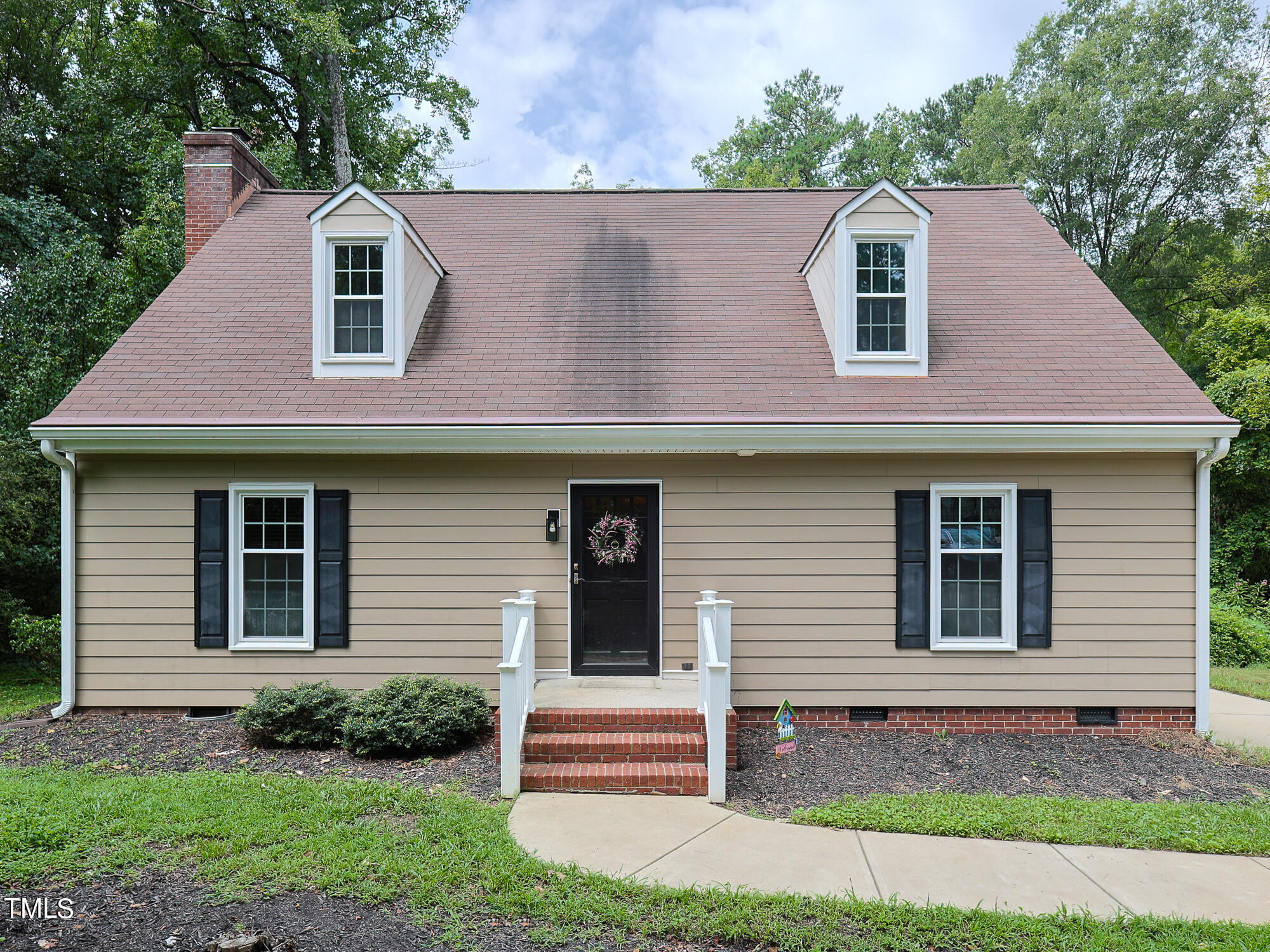 5701 Setter Circle Raleigh, NC 27609 - Photo 2 of 39 003