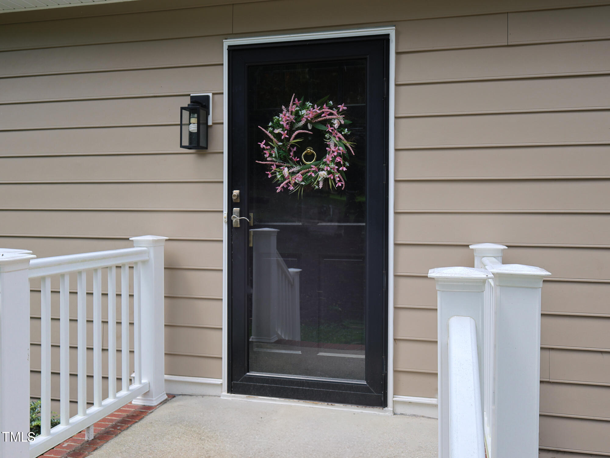 5701 Setter Circle Raleigh, NC 27609 - Photo 3 of 39 004