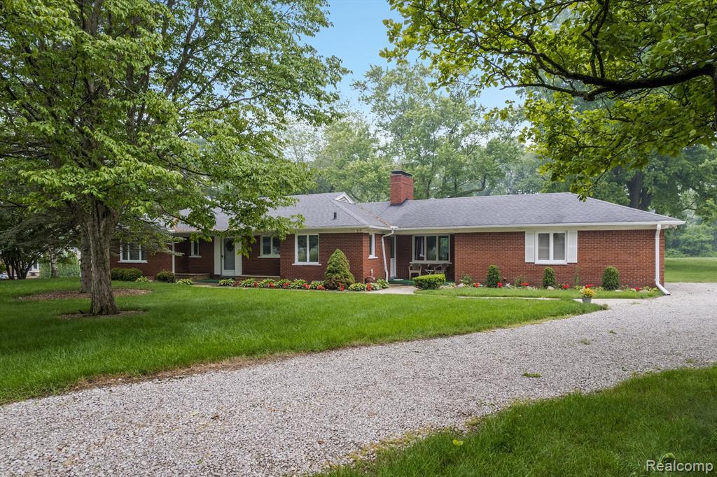 4830 North Rochester Road Rochester, MI 48306 - Photo 3 of 50