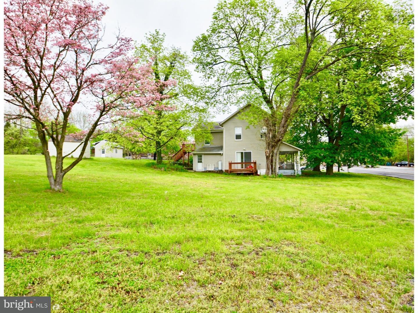 1291 Easton Road Riegelsville, PA 18077 - Photo 7 of 25 Side Yard