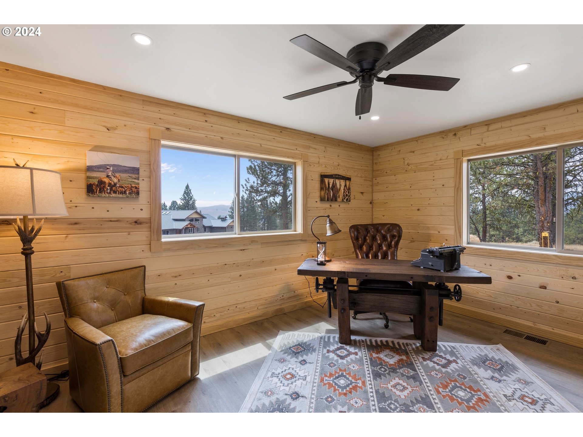 45371 Hackmore Drive Seneca, OR 97873 - Photo 23 of 37 a living room with furniture and a window