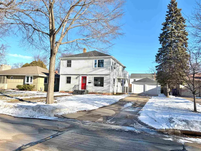$315,000 | 338 River Drive, Appleton, WI 54915