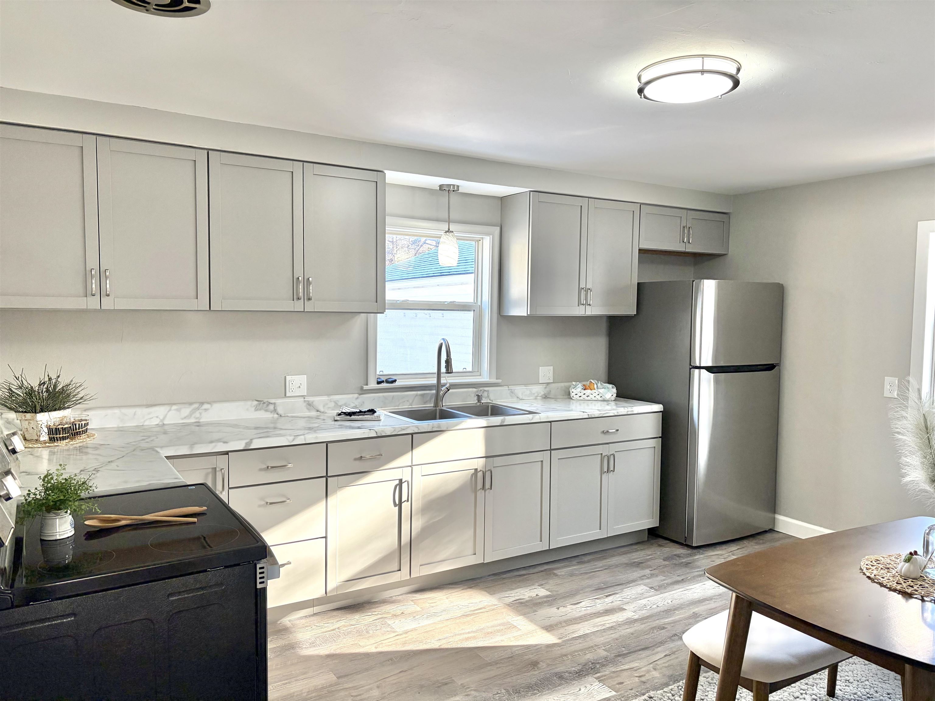 338 River Drive Appleton, WI 54915 - Photo 9 of 32