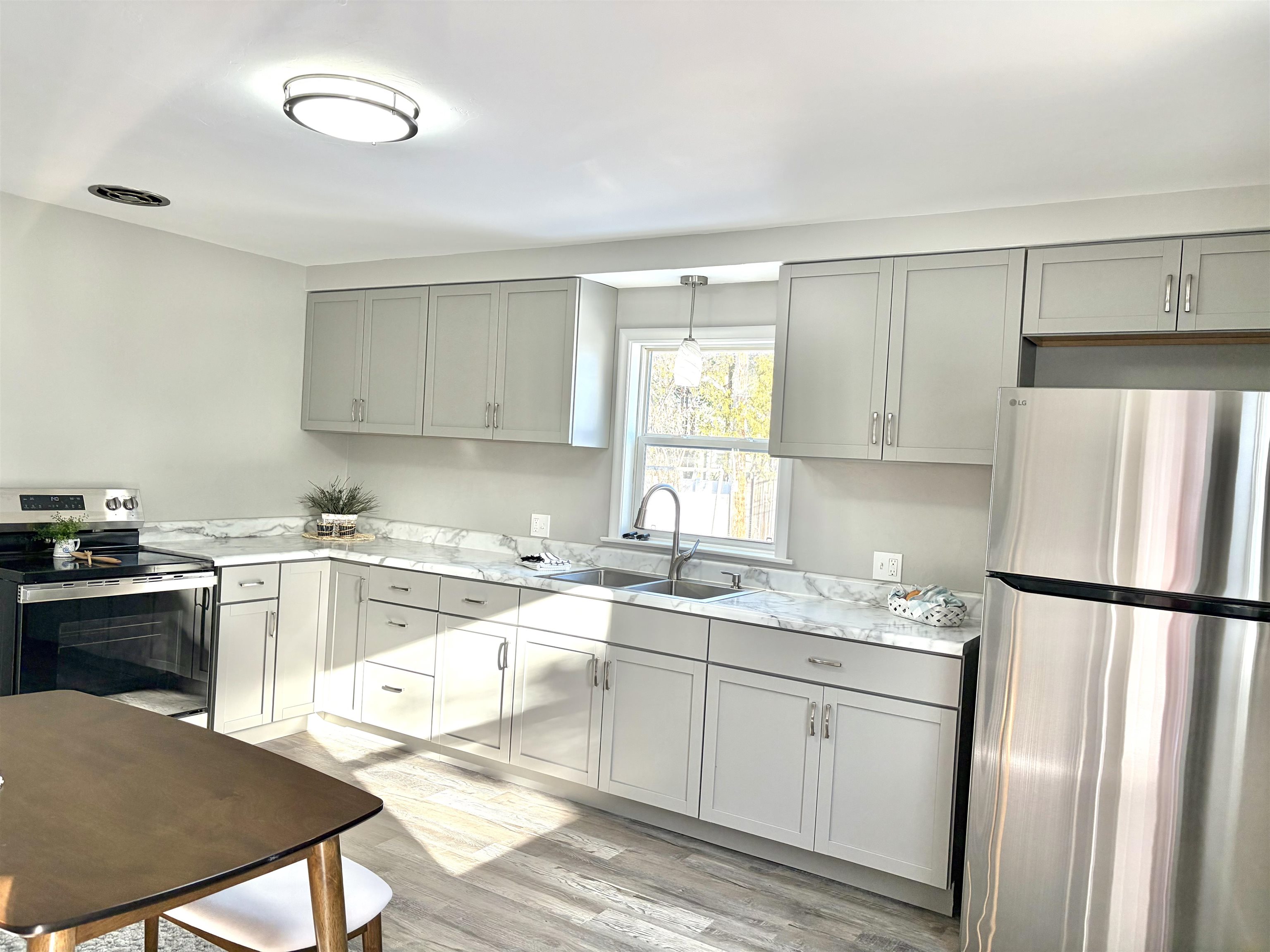 338 River Drive Appleton, WI 54915 - Photo 10 of 32