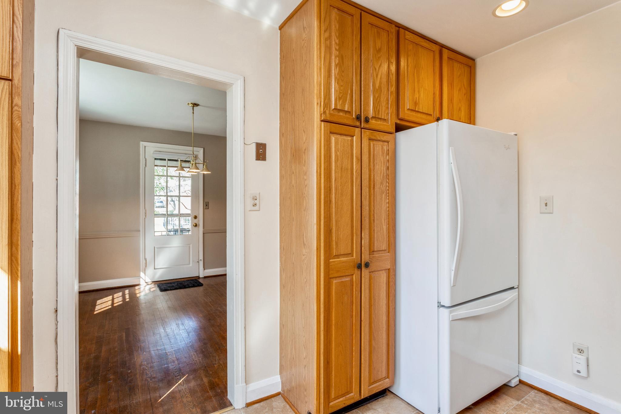 809 Eton Road Towson, MD 21204 - Photo 17 of 45 Kitchen