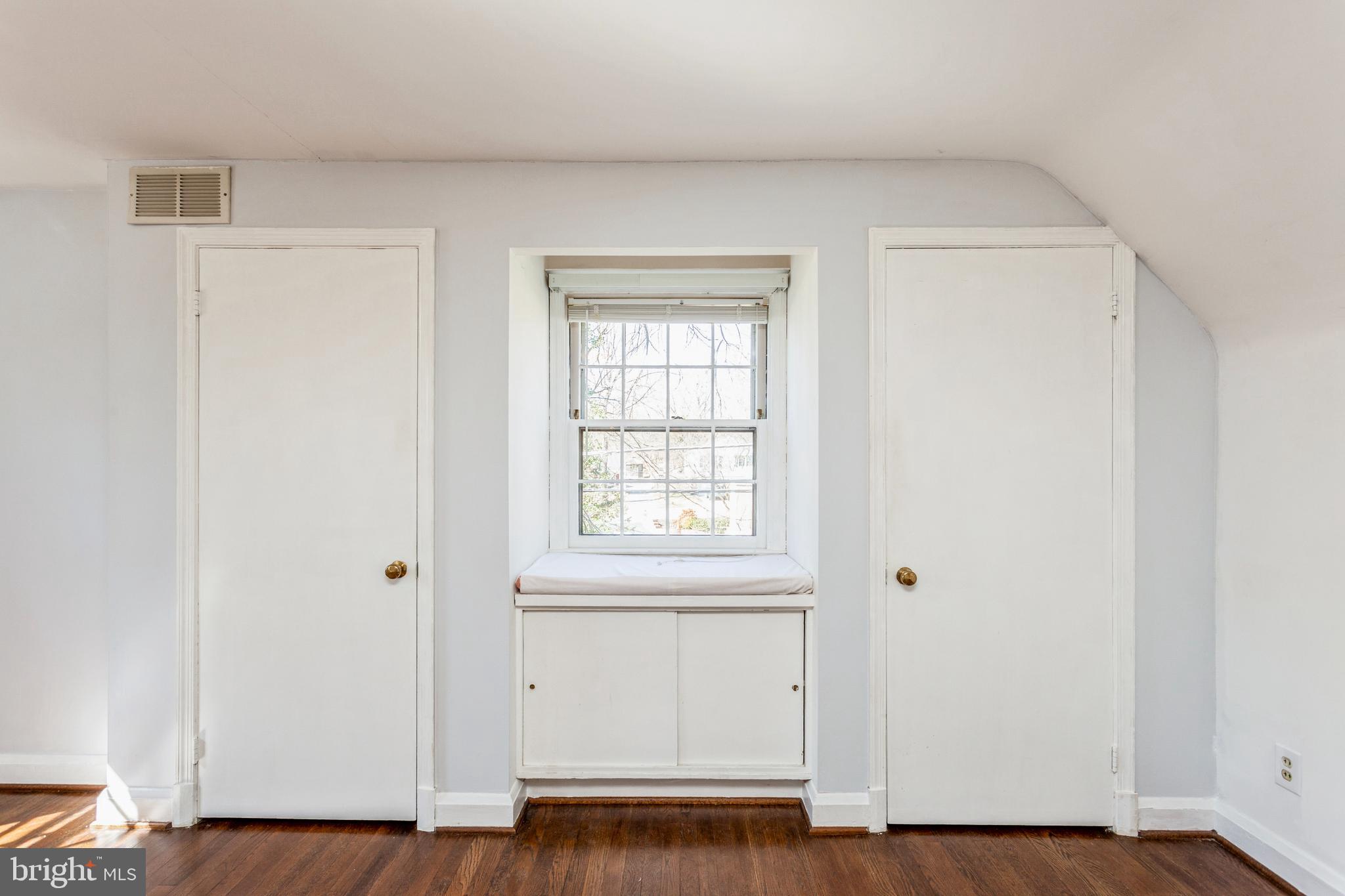 809 Eton Road Towson, MD 21204 - Photo 25 of 45 Primary Bedroom Window Seat