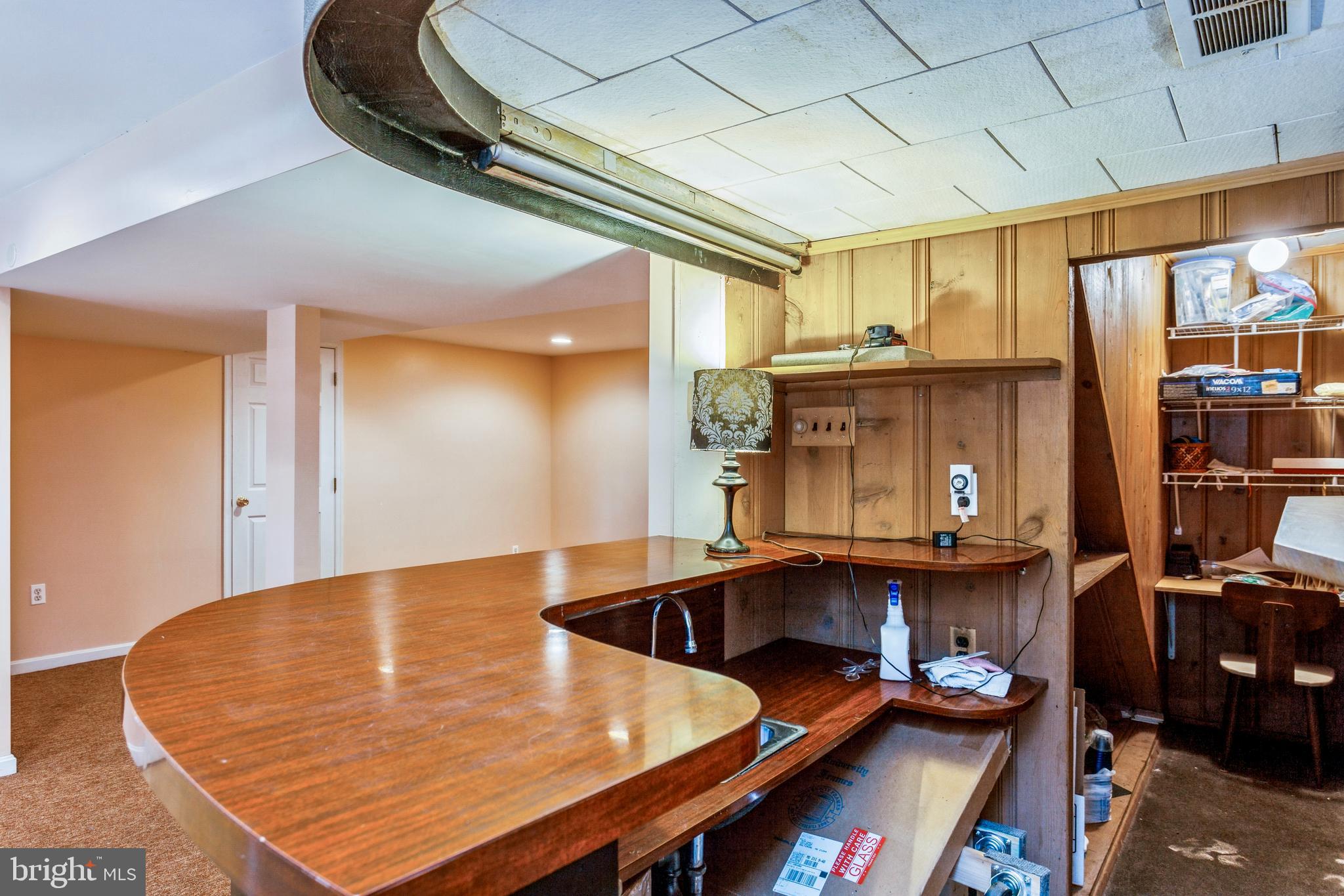 809 Eton Road Towson, MD 21204 - Photo 33 of 45 Wet Bar