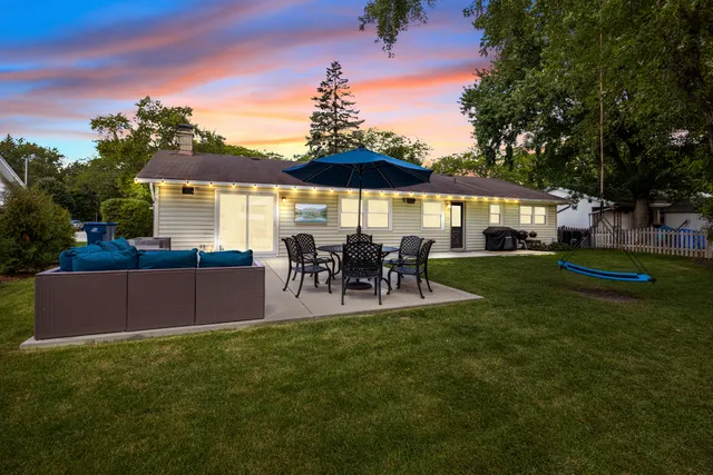 a view of outdoor space yard deck and patio
