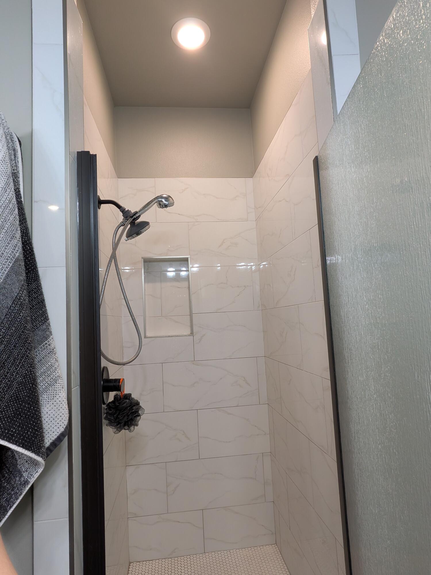 6913 18th Street Lubbock, TX 79416 - Photo 33 of 38 Master bathroom