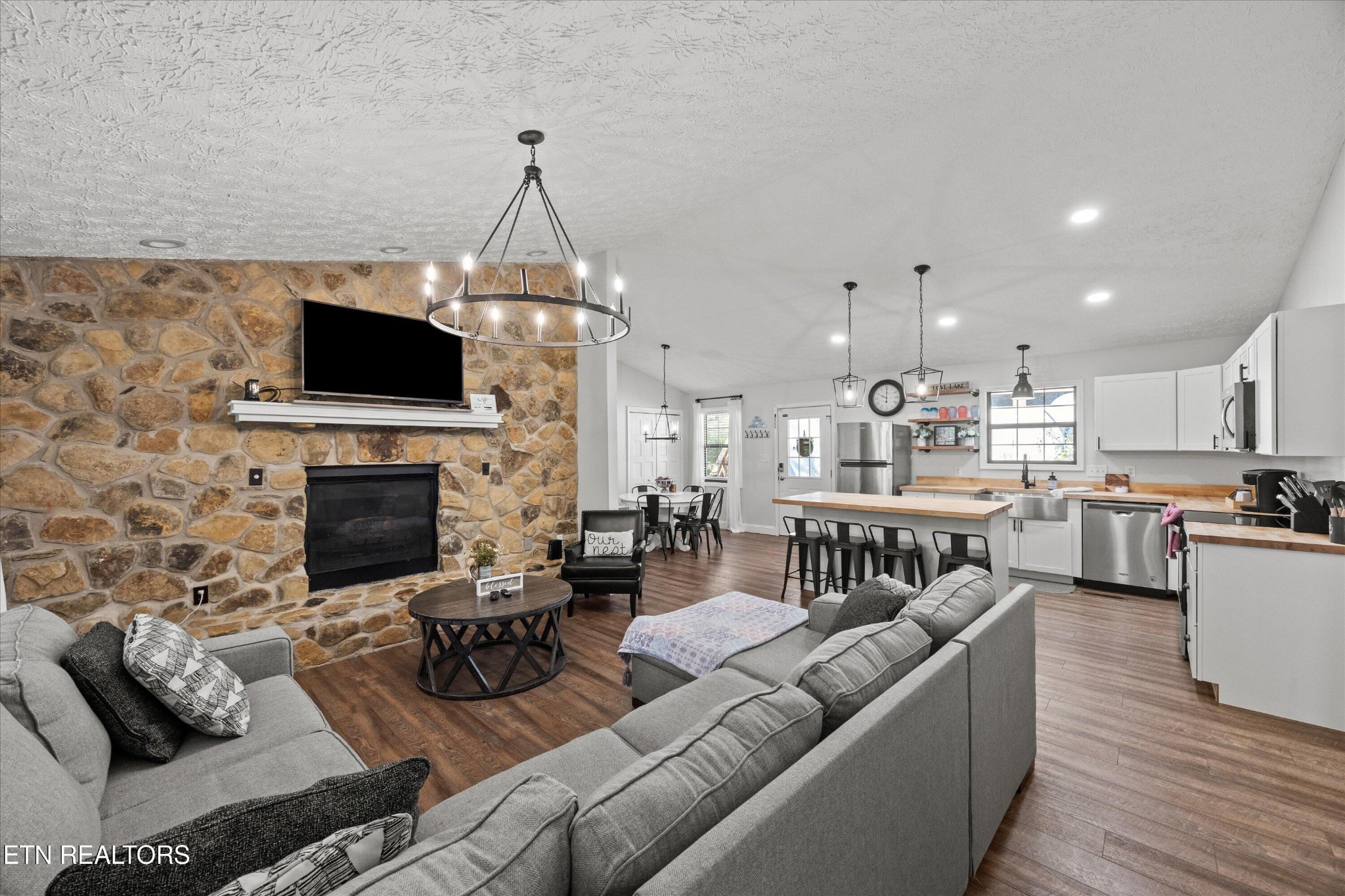 1305 Cove Pointe Road La Follette, TN 37766 - Photo 4 of 42 Gallery Image 4