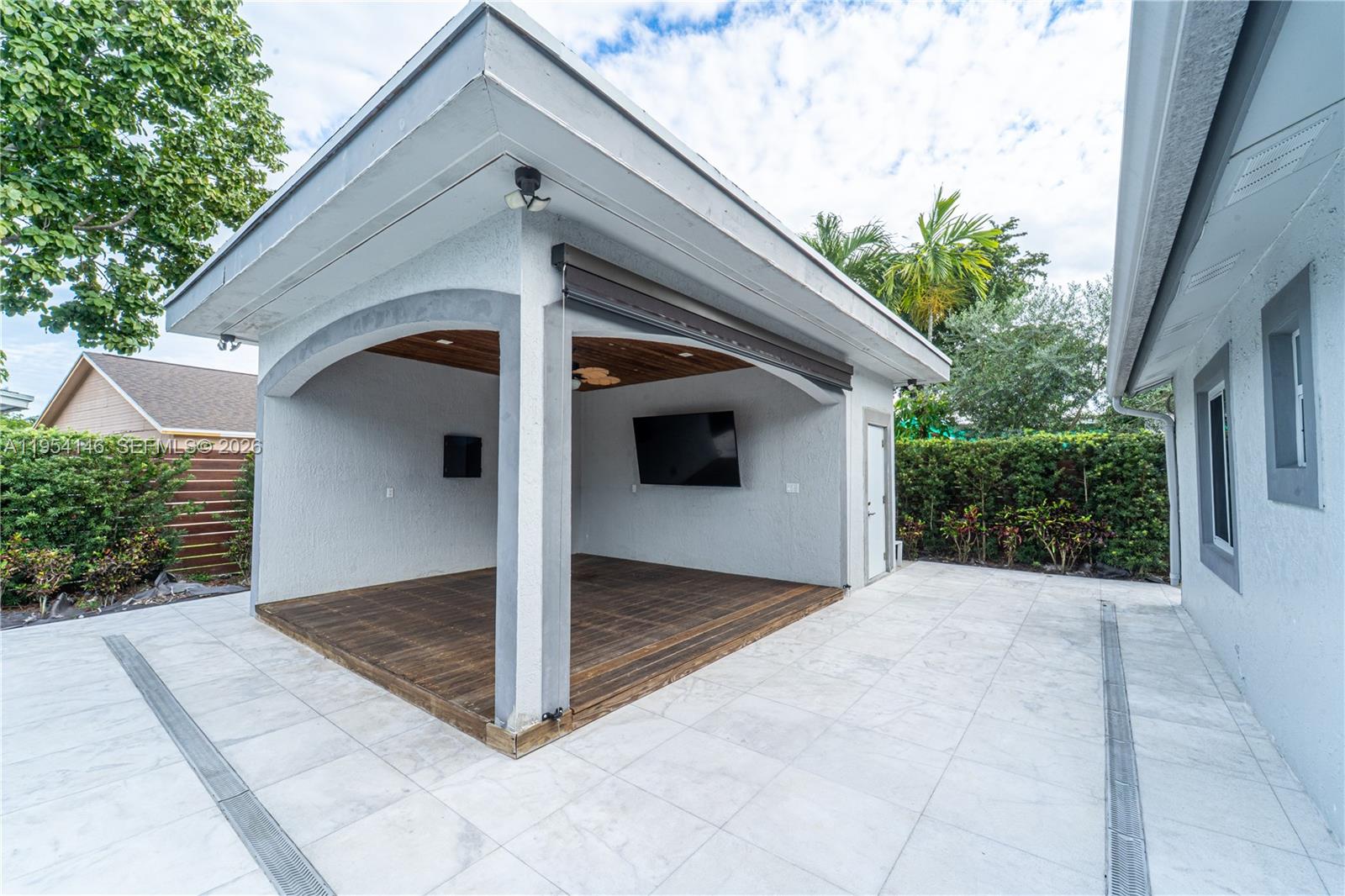 19441 Northwest 59th Place Hialeah, FL 33015 - Photo 28 of 30