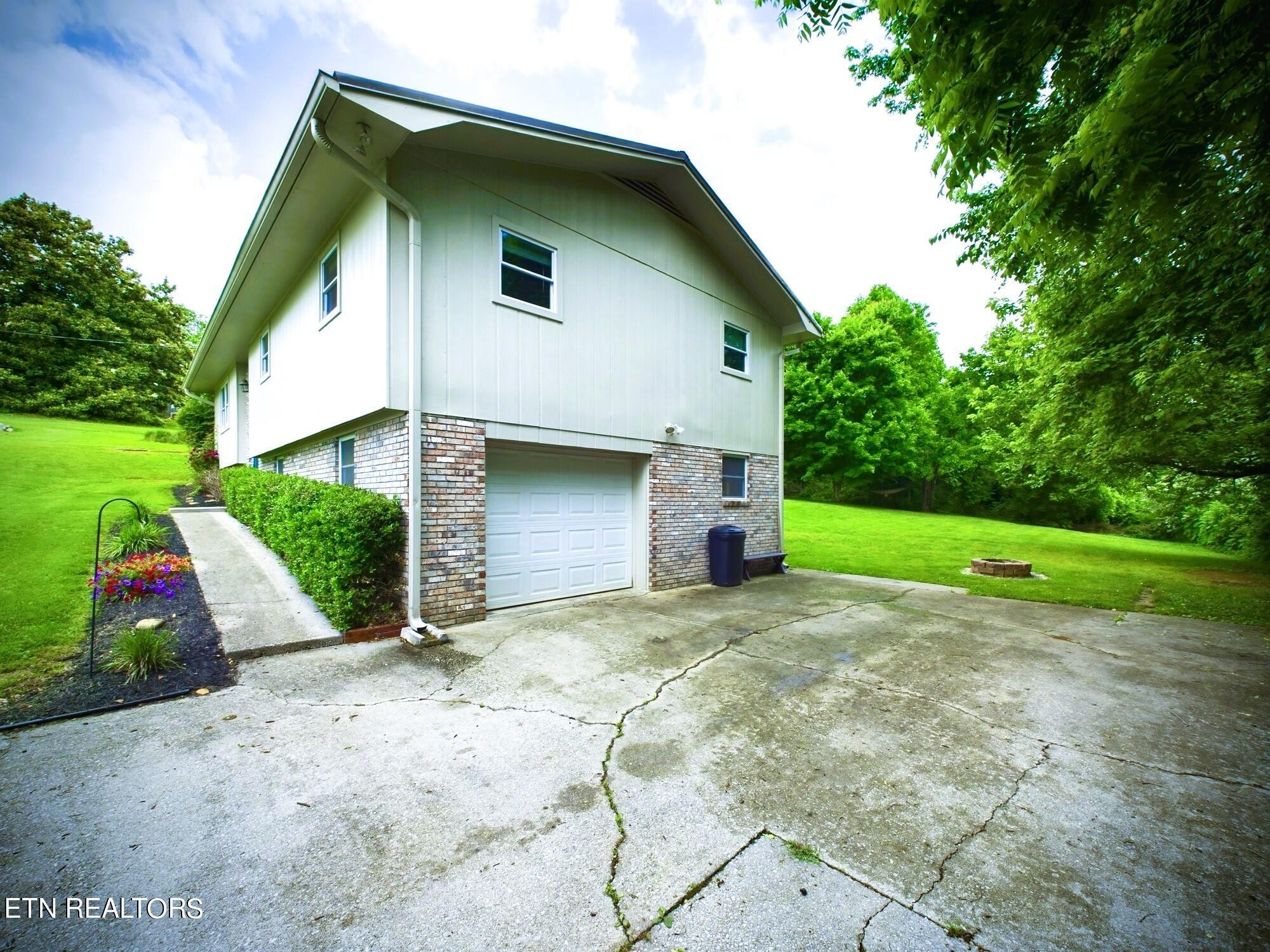 6105 Ricky Allen Road Corryton, TN 37721 - Photo 11 of 53