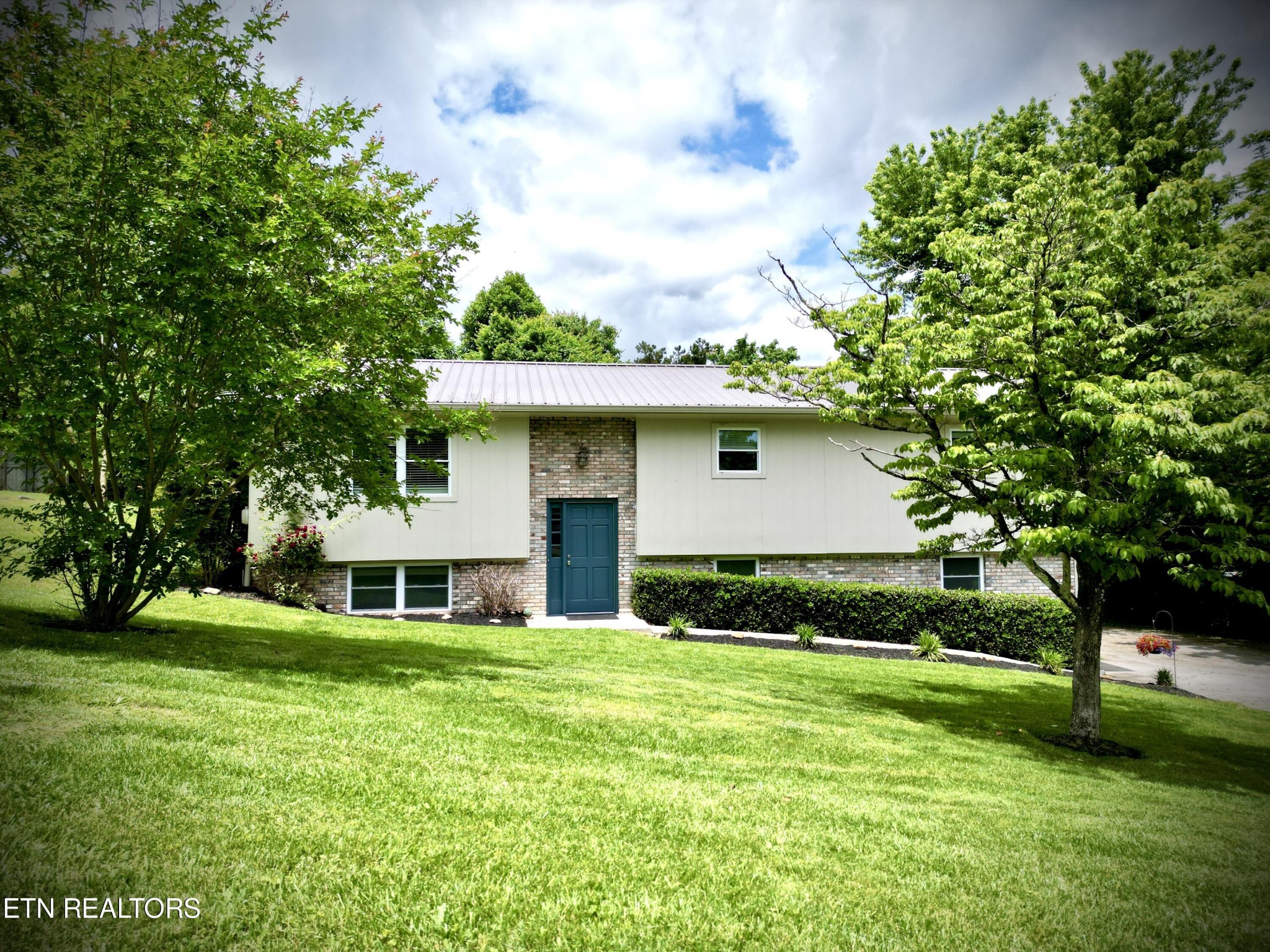 6105 Ricky Allen Road Corryton, TN 37721 - Photo 3 of 53