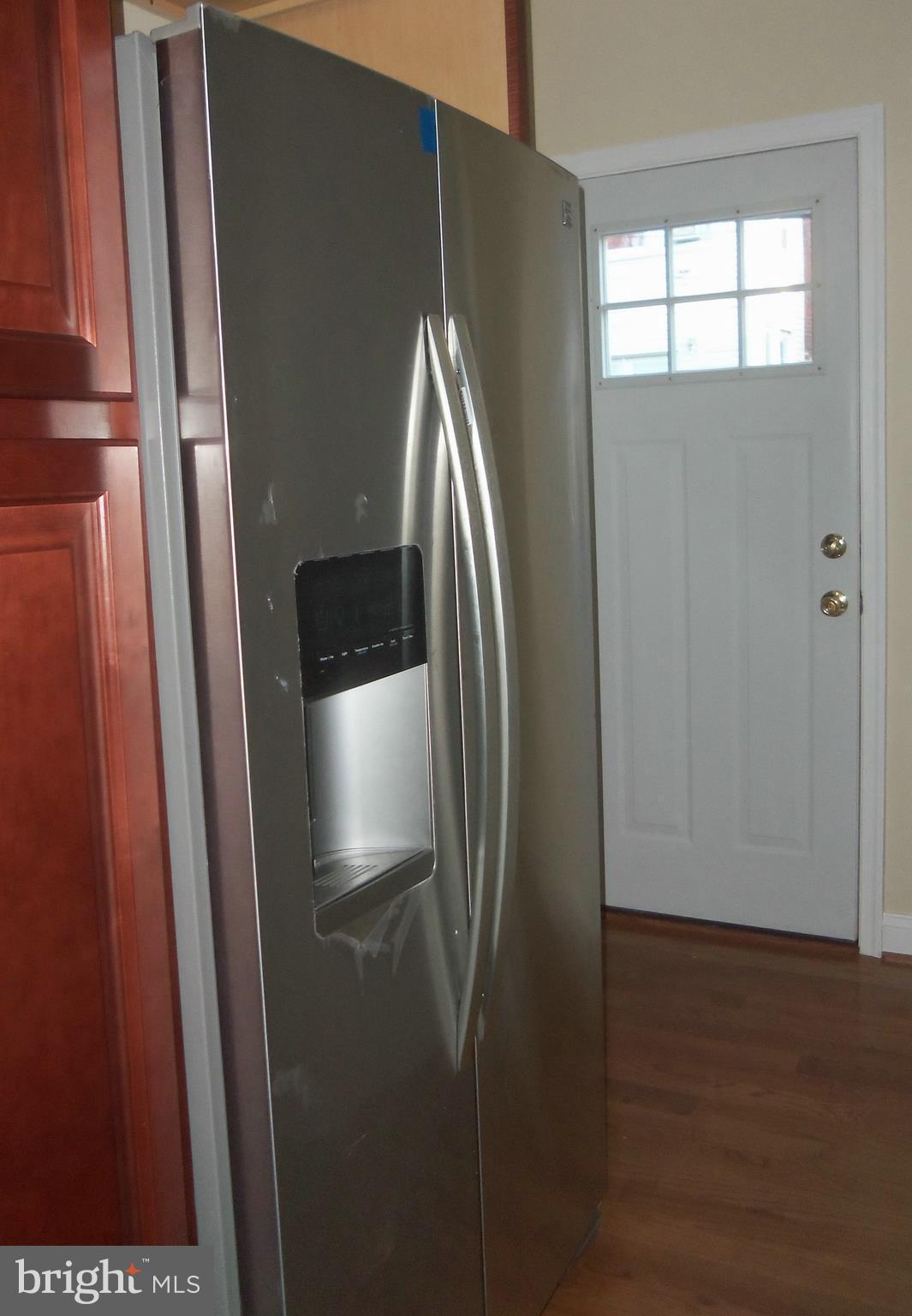 1401 Ridge Place Southeast Washington, DC 20020 - Photo 13 of 23 Double Door Refrigerator With Ice.