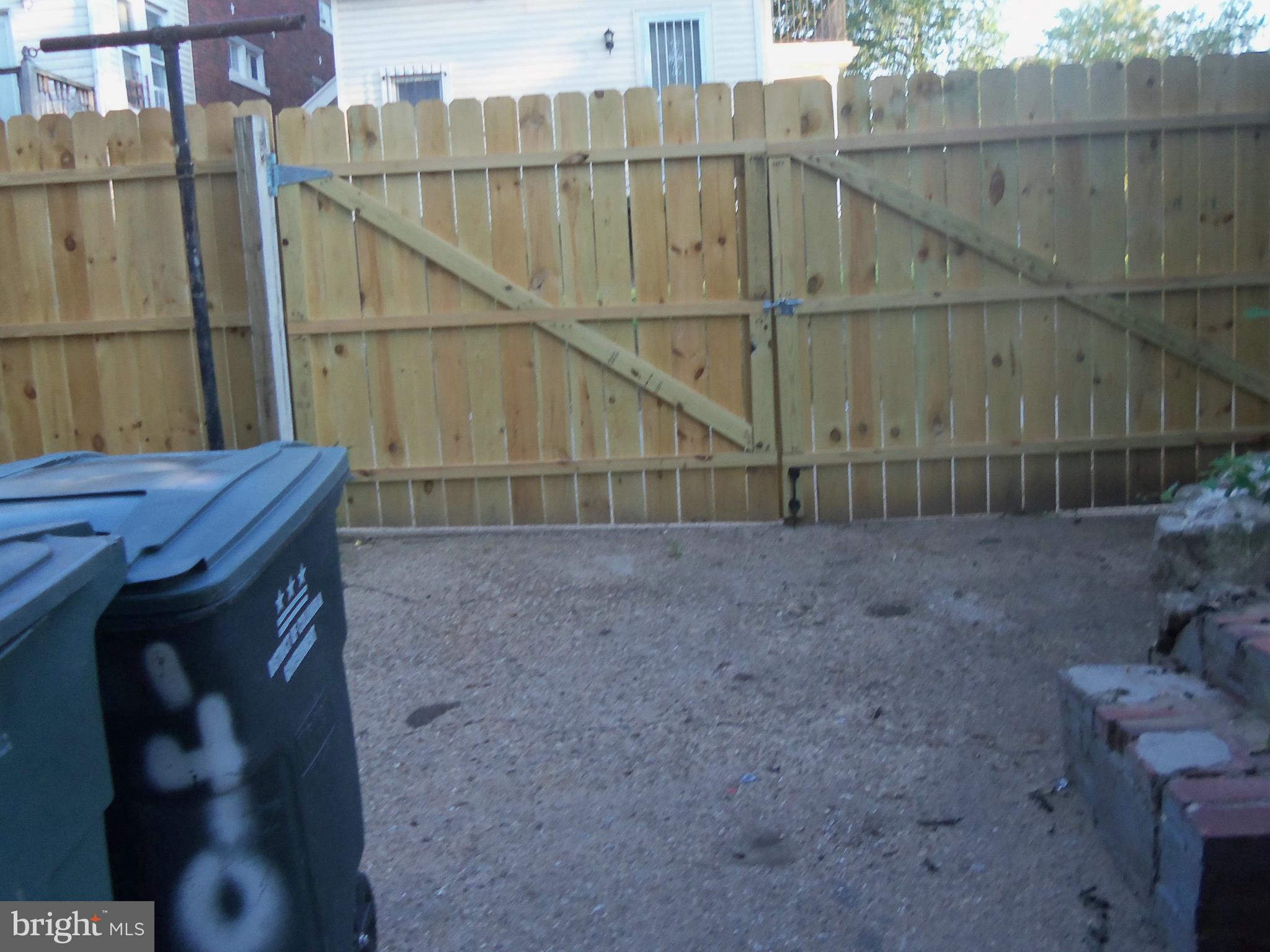 1401 Ridge Place Southeast Washington, DC 20020 - Photo 6 of 23 New fence.
