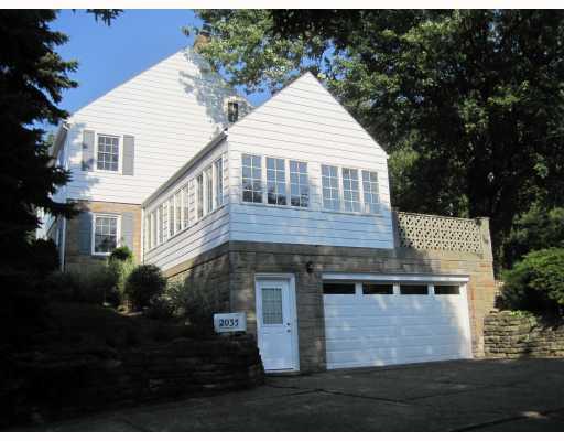 2035 Swallow Hill Road Pittsburgh, PA 15220 - Photo 15 of 18 Exterior Back.