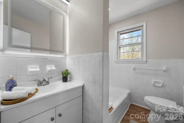 $215,000 | 1231 2nd Street Southeast, Hickory, NC 28602