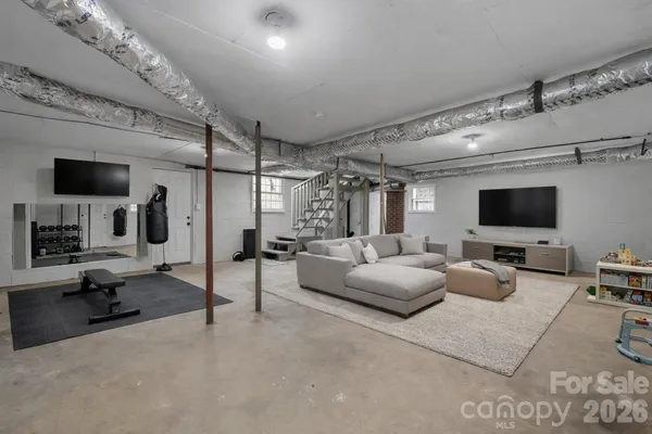 $215,000 | 1231 2nd Street Southeast, Hickory, NC 28602