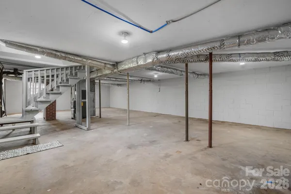 $215,000 | 1231 2nd Street Southeast, Hickory, NC 28602