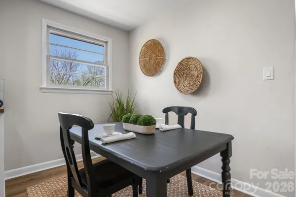 $215,000 | 1231 2nd Street Southeast, Hickory, NC 28602