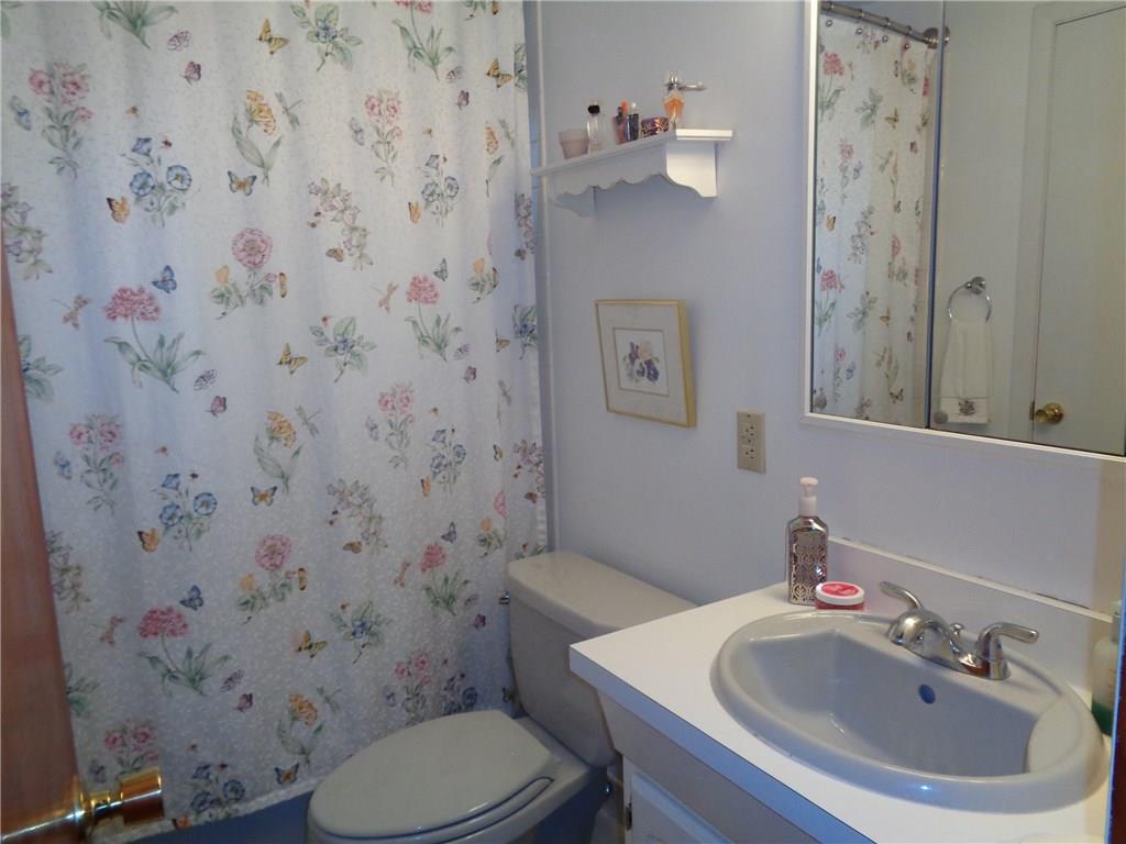 124 KIngs Road Braddock Hills, PA 15221 - Photo 14 of 25 Main Bathroom