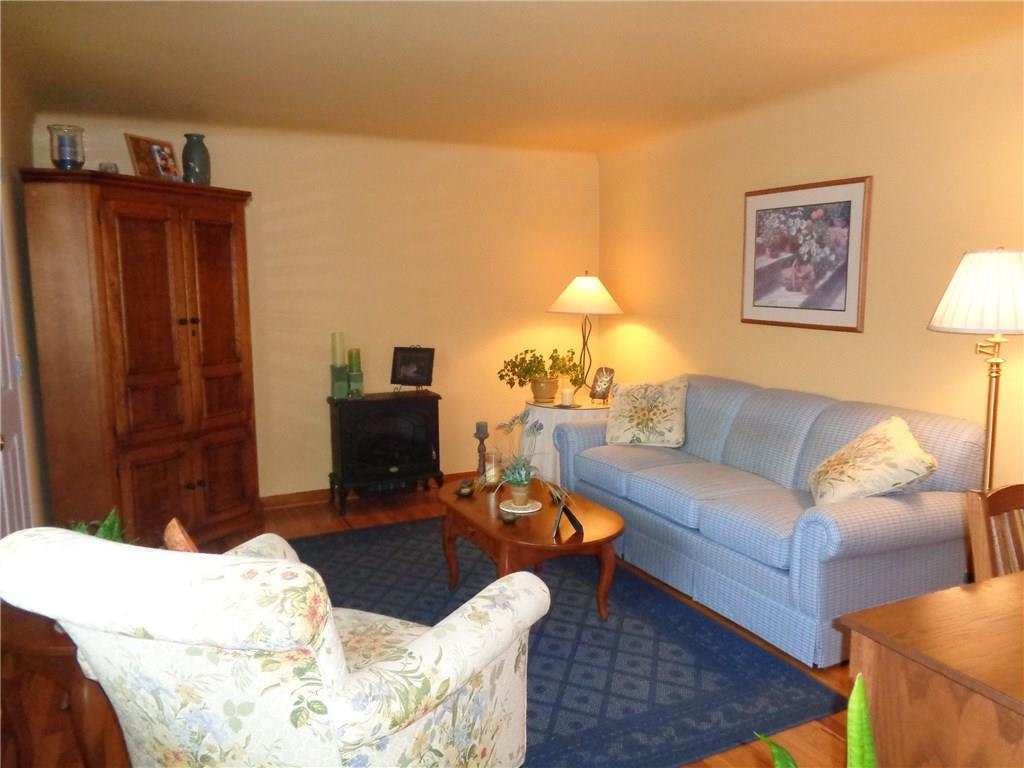 124 KIngs Road Braddock Hills, PA 15221 - Photo 3 of 25 Living Room