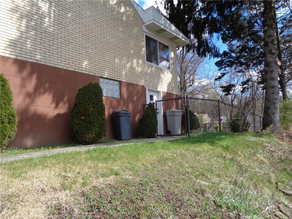 124 KIngs Road Braddock Hills, PA 15221 - Photo 23 of 25 Side door leads into mudroom and garage.... easy access to backyard