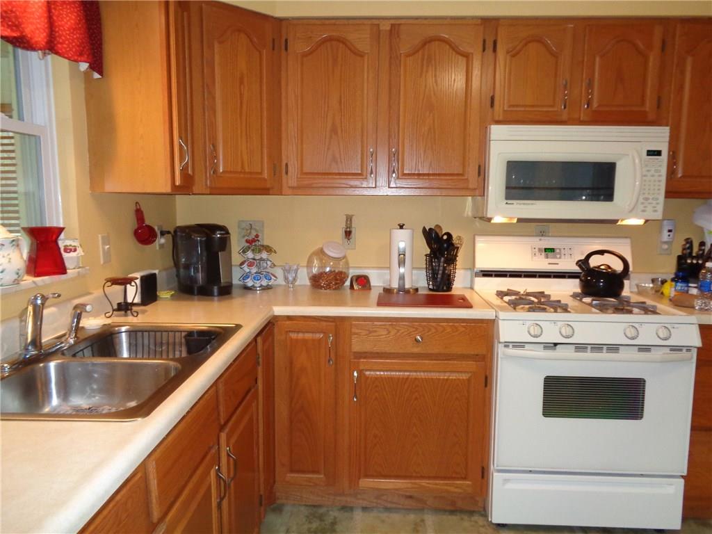 124 KIngs Road Braddock Hills, PA 15221 - Photo 10 of 25 Gallery Image 10