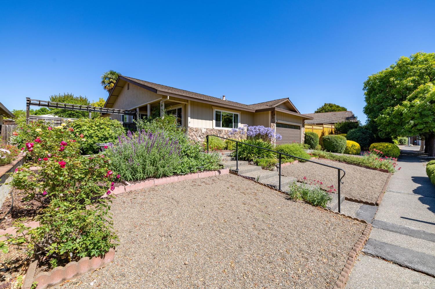 274 Beech Avenue Santa Rosa, CA 95409 - Photo 6 of 51
