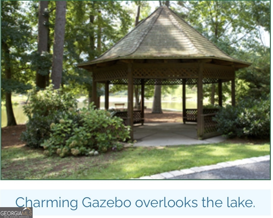 81 Hampshire Court Avondale Estates, GA 30002 - Photo 44 of 50 a view of outdoor space with garden