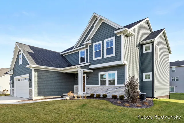 $559,900 | 6450 Est Drive Southwest, Byron Center, MI 49315