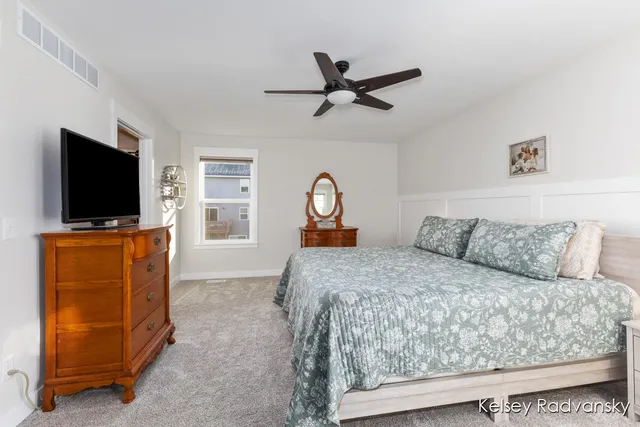 $559,900 | 6450 Est Drive Southwest, Byron Center, MI 49315