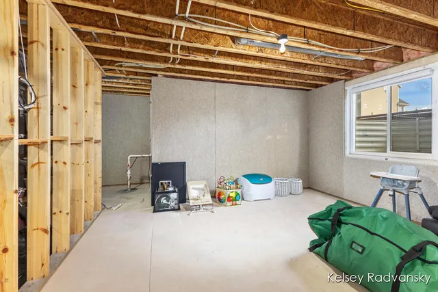 $559,900 | 6450 Est Drive Southwest, Byron Center, MI 49315