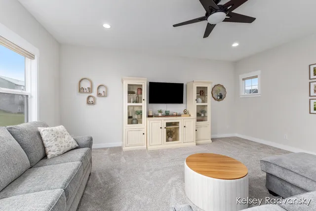 $559,900 | 6450 Est Drive Southwest, Byron Center, MI 49315