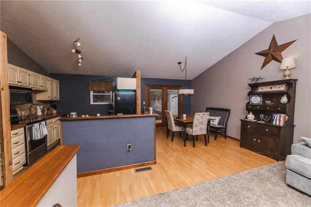 $375,000 | 905 Glenwood Court, Cranberry Township, PA 16066