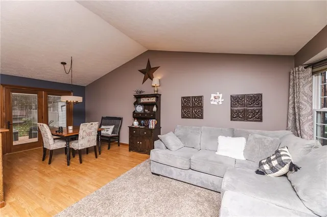 $375,000 | 905 Glenwood Court, Cranberry Township, PA 16066