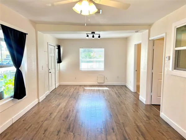 $1,595 | 1529 12th Street South, Unit A, St. Petersburg, FL 33705