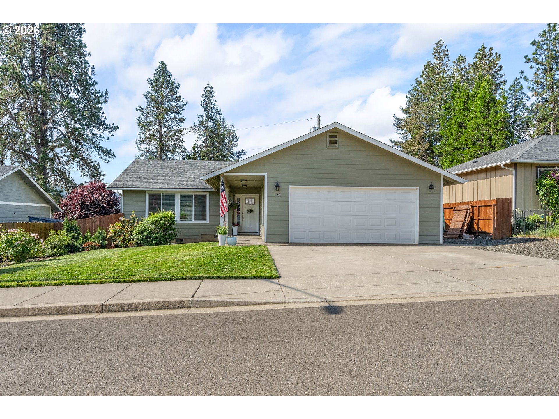 170 Addison Avenue Sutherlin, OR 97479 - Photo 2 of 33