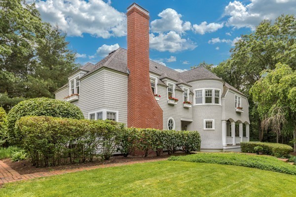 8 Hampton Road Lexington, MA 02421 - Photo 1 of 29