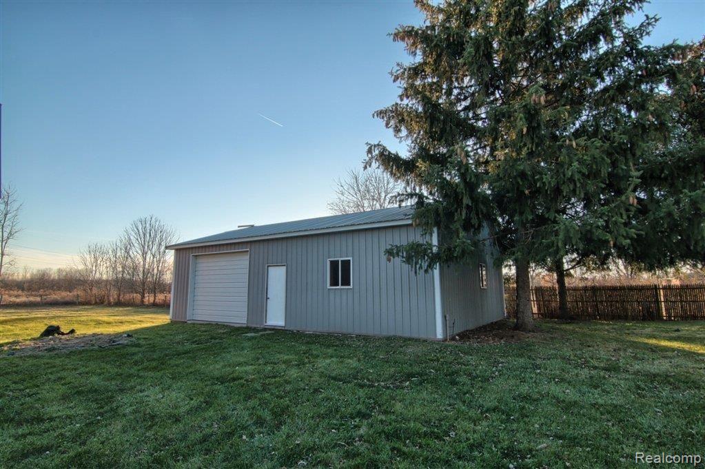 25100 25 Mile Road New Baltimore, MI 48051 - Photo 7 of 13 Pole_Barn.jpg