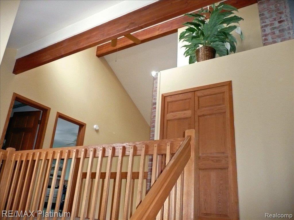 1775 Fox Ridge Drive Howell, MI 48843 - Photo 8 of 11 2 Story Entry and Staircase