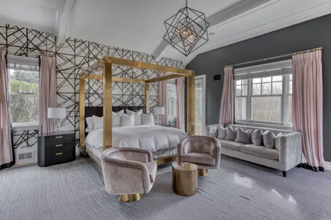 704 Ocean Road, Bridgehampton, NY 11932